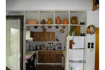 Hungary Privát Báránd, Exterior